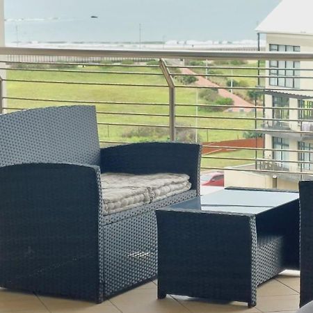 Luxurious Beach Apartment - The Sails Durban Bagian luar foto