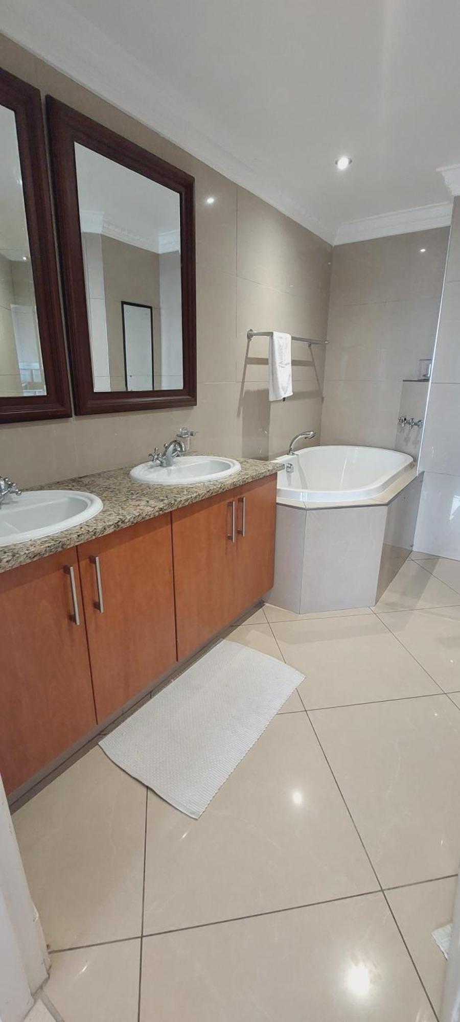 Luxurious Beach Apartment - The Sails Durban Bagian luar foto